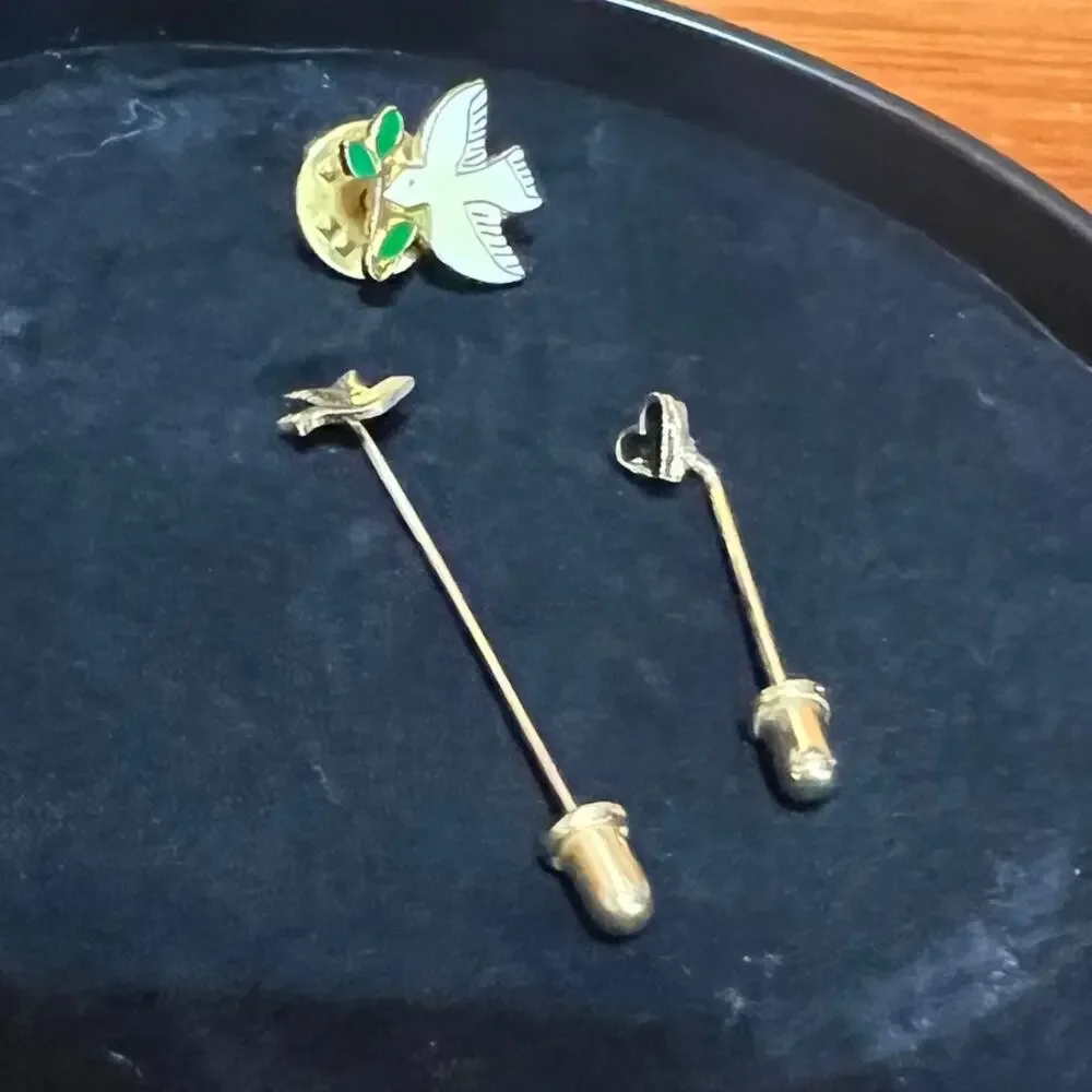 Vintage Lot Hat / Lapel Pins Brooches Dove Mini‎ Hearts Gold Tone 3 Pieces
